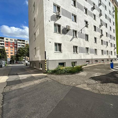 Cozy Studio Apartment In The Wider Center ブラチスラヴァ エクステリア 写真