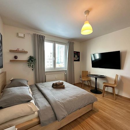 Cozy Studio Apartment In The Wider Center ブラチスラヴァ エクステリア 写真